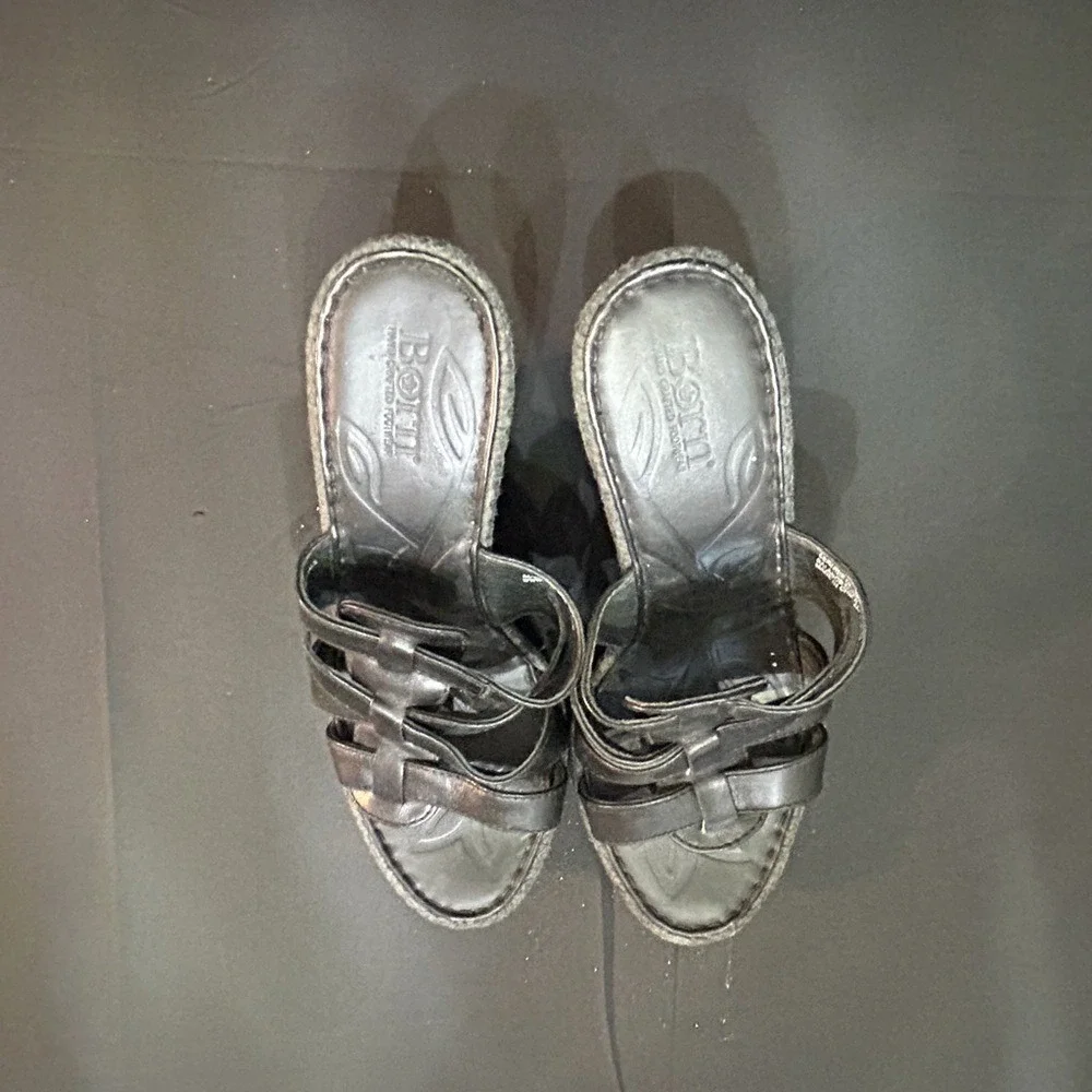 Born Concept Leather Wedge Slip On Sandals Silver Comfort Women's Size 7 EU 38